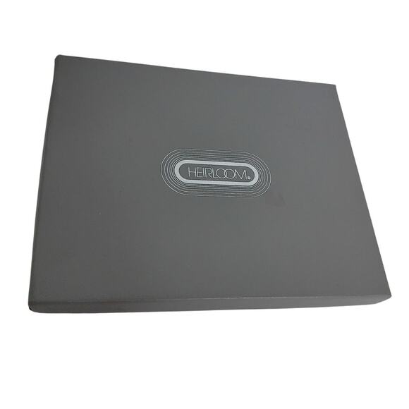 Horizon 6-Piece Manicure Grooming Set Quilted Red Case And Grey Storage Box - Picture 3 of 6